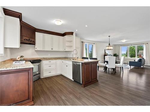 39 Minto Street S, Clifford, ON - Indoor Photo Showing Kitchen