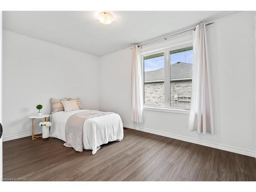 39 Minto Street S, Clifford, ON - Indoor Photo Showing Bedroom