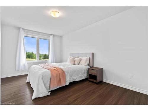 39 Minto Street S, Clifford, ON - Indoor Photo Showing Bedroom