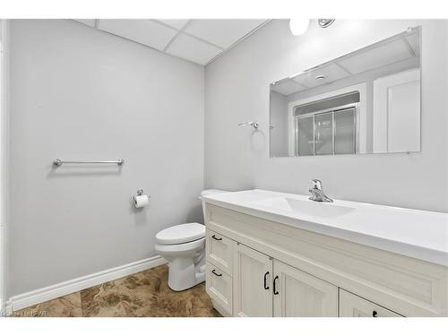 39 Minto Street S, Clifford, ON - Indoor Photo Showing Bathroom