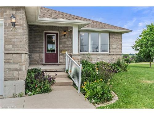 39 Minto Street S, Clifford, ON - Outdoor