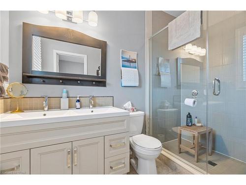 28 Macpherson Avenue, Seaforth, ON - Indoor Photo Showing Bathroom