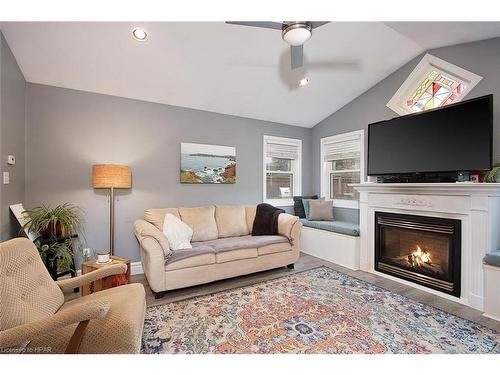 497 Brunswick Street, Stratford, ON - Indoor Photo Showing Living Room With Fireplace