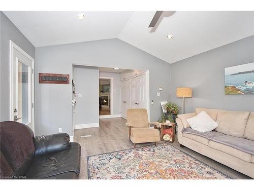 497 Brunswick Street, Stratford, ON - Indoor Photo Showing Living Room