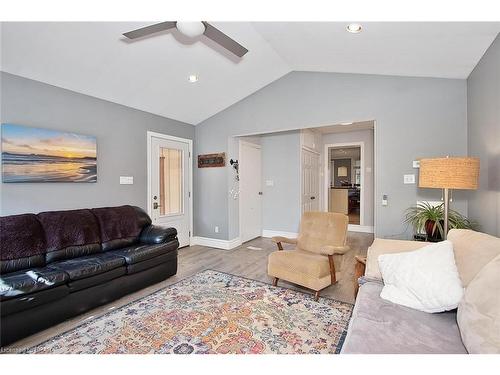 497 Brunswick Street, Stratford, ON - Indoor Photo Showing Living Room