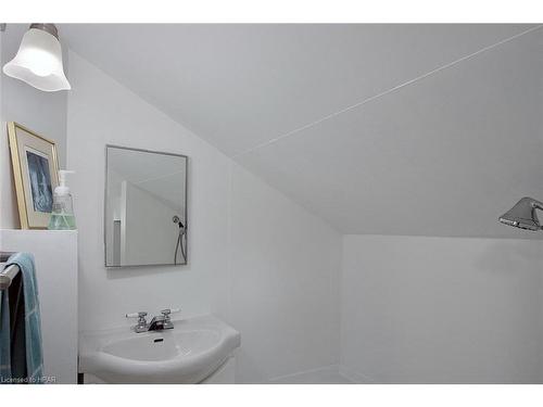 497 Brunswick Street, Stratford, ON - Indoor Photo Showing Bathroom