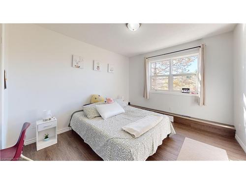 45-56 Hiawatha Road, Woodstock, ON - Indoor Photo Showing Bedroom