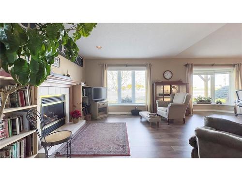 157 William Street N, Clinton, ON - Indoor Photo Showing Living Room With Fireplace