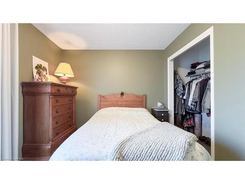 157 William Street N, Clinton, ON - Indoor Photo Showing Bedroom