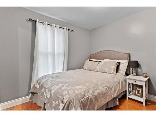 830 Elma Street W, Listowel, ON - Indoor Photo Showing Bedroom