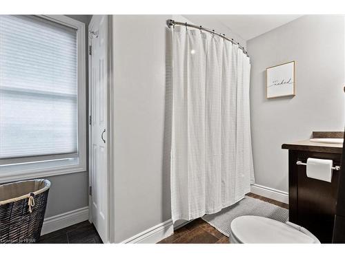 830 Elma Street W, Listowel, ON - Indoor Photo Showing Bathroom