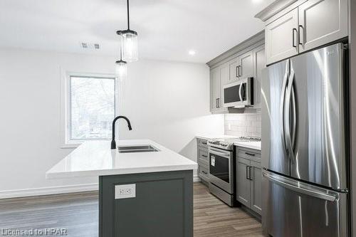 101-100 Gordon Street, Stratford, ON - Indoor Photo Showing Kitchen With Double Sink With Upgraded Kitchen