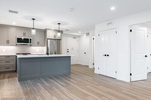 101-100 Gordon Street, Stratford, ON - Indoor Photo Showing Kitchen With Upgraded Kitchen