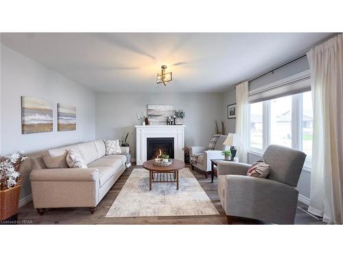 103 Huron Heights Drive, Ashfield-Colborne-Wawanosh, ON - Indoor Photo Showing Living Room With Fireplace