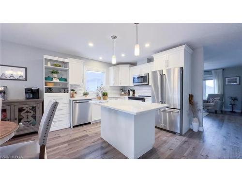 103 Huron Heights Drive, Ashfield-Colborne-Wawanosh, ON - Indoor Photo Showing Kitchen With Upgraded Kitchen