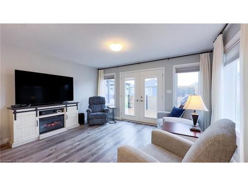 103 Huron Heights Drive, Ashfield-Colborne-Wawanosh, ON - Indoor Photo Showing Living Room