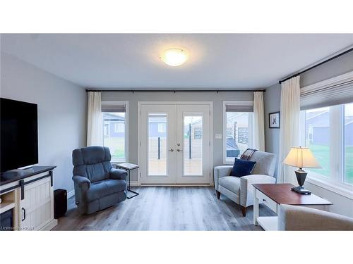 103 Huron Heights Drive, Ashfield-Colborne-Wawanosh, ON - Indoor Photo Showing Living Room