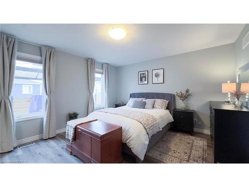 103 Huron Heights Drive, Ashfield-Colborne-Wawanosh, ON - Indoor Photo Showing Bedroom