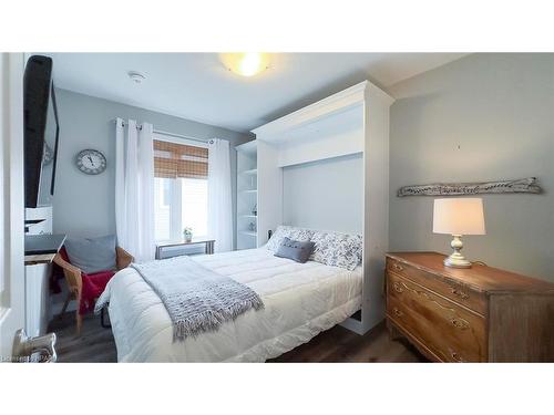 103 Huron Heights Drive, Ashfield-Colborne-Wawanosh, ON - Indoor Photo Showing Bedroom