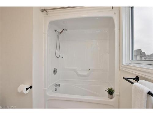 55 Hyde Road, Stratford, ON - Indoor Photo Showing Bathroom