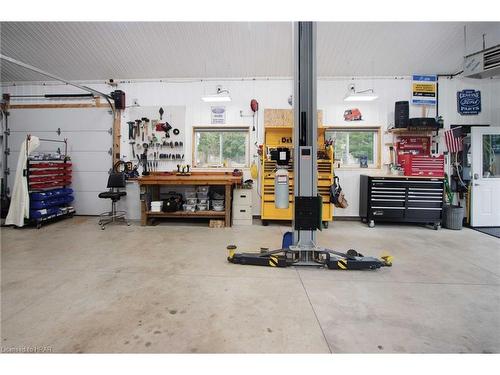 596 Elgin Street E, St. Marys, ON - Indoor Photo Showing Garage