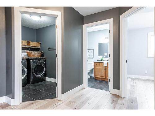 18 Abraham Drive, Stratford, ON - Indoor Photo Showing Laundry Room