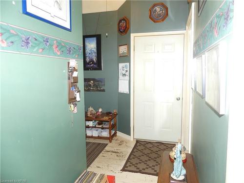 9 Rattenbury Street, Clinton, ON - Indoor Photo Showing Other Room