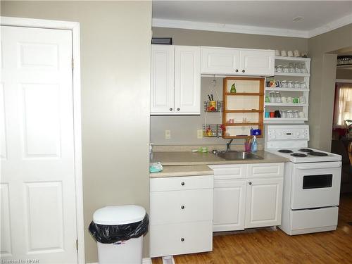 9 Rattenbury Street, Clinton, ON - Indoor Photo Showing Kitchen