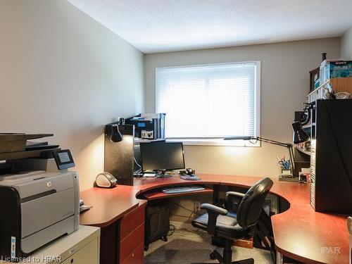 8-91 Avonwood Drive, Stratford, ON - Indoor Photo Showing Office