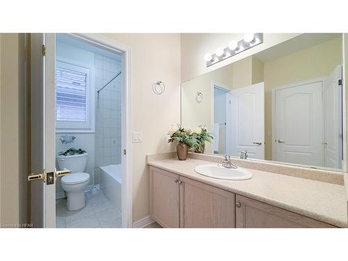 8 Macpherson Avenue, Seaforth, ON - Indoor Photo Showing Bathroom