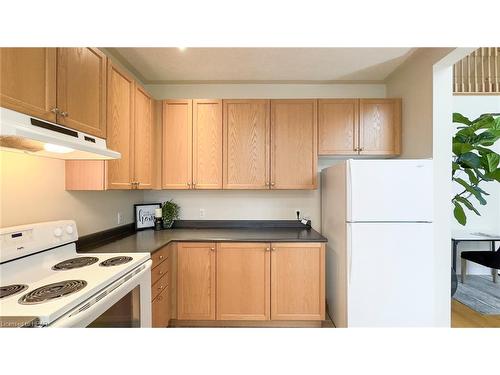 8 Macpherson Avenue, Seaforth, ON - Indoor Photo Showing Kitchen