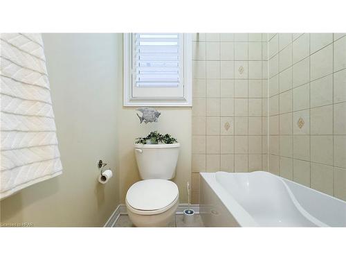 8 Macpherson Avenue, Seaforth, ON - Indoor Photo Showing Bathroom