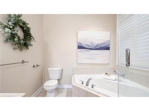 8 Macpherson Avenue, Seaforth, ON - Indoor Photo Showing Bathroom