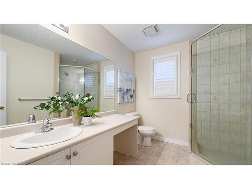 8 Macpherson Avenue, Seaforth, ON - Indoor Photo Showing Bathroom