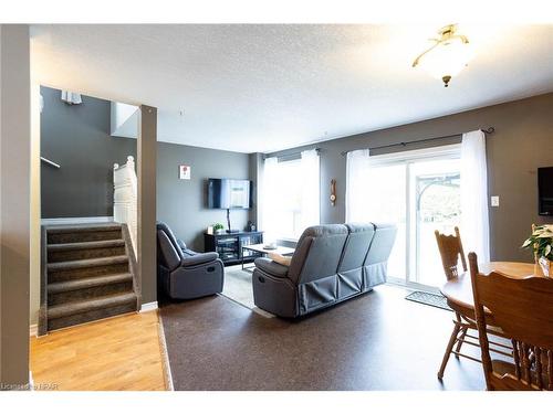 793 Lavery Street, Listowel, ON - Indoor Photo Showing Living Room