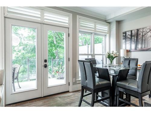 109-362 Fairview Street, New Hamburg, ON - Indoor Photo Showing Dining Room