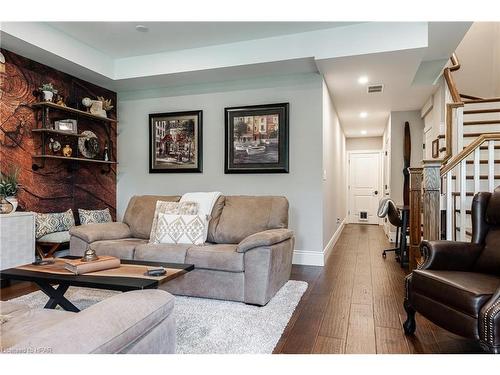 109-362 Fairview Street, New Hamburg, ON - Indoor Photo Showing Living Room