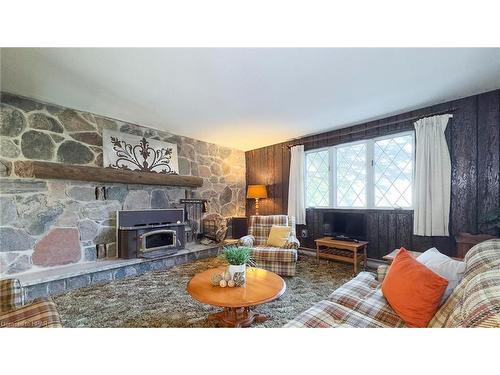 38113 Belgrave Road, Ashfield-Colborne-Wawanosh, ON - Indoor Photo Showing Living Room With Fireplace