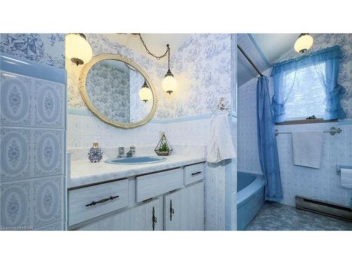 38113 Belgrave Road, Ashfield-Colborne-Wawanosh, ON - Indoor Photo Showing Bathroom