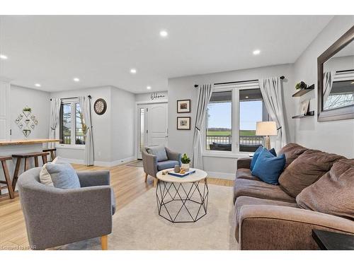 4335 Perth Road 119, Perth East, ON - Indoor Photo Showing Living Room