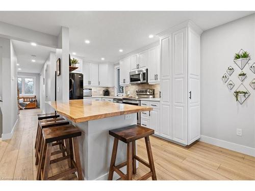 4335 Perth Road 119, Perth East, ON - Indoor Photo Showing Kitchen With Upgraded Kitchen