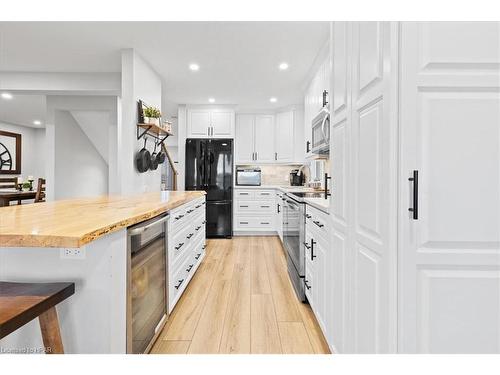 4335 Perth Road 119, Perth East, ON - Indoor Photo Showing Kitchen With Upgraded Kitchen