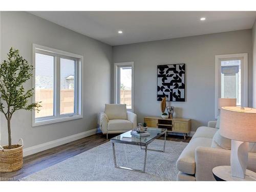 272 Queen Street S, Atwood, ON - Indoor Photo Showing Living Room