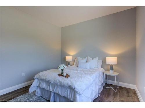 274 Queen Street S, Atwood, ON - Indoor Photo Showing Bedroom