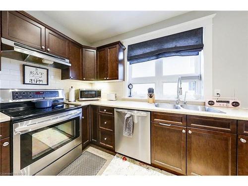 465 Albert Avenue N, Listowel, ON - Indoor Photo Showing Kitchen With Double Sink