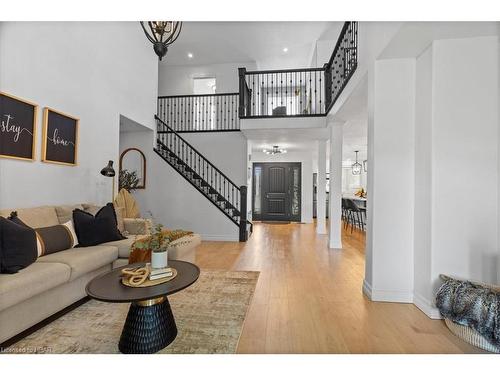 125 Armstrong Street W, Listowel, ON - Indoor Photo Showing Living Room