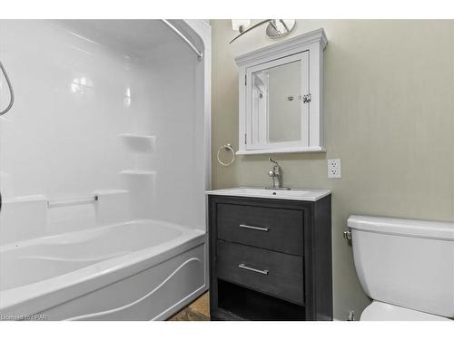 125 Armstrong Street W, Listowel, ON - Indoor Photo Showing Bathroom