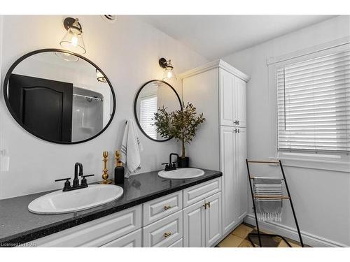 125 Armstrong Street W, Listowel, ON - Indoor Photo Showing Bathroom