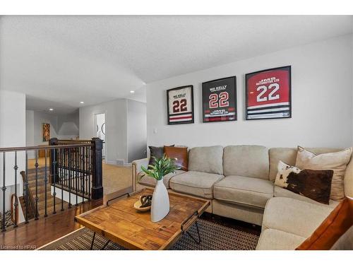 125 Armstrong Street W, Listowel, ON - Indoor Photo Showing Living Room