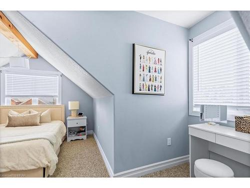 125 Armstrong Street W, Listowel, ON - Indoor Photo Showing Bedroom